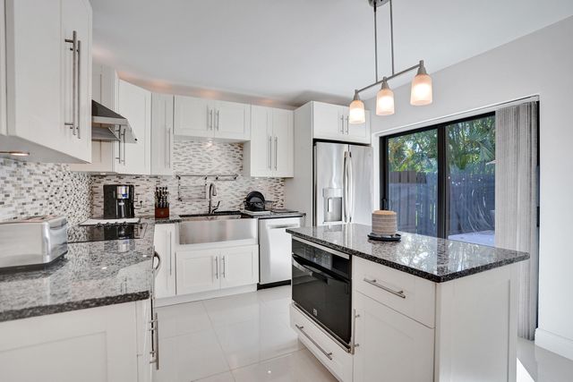 2889 SW 22nd Circle 48a, Delray Beach, FL 33445