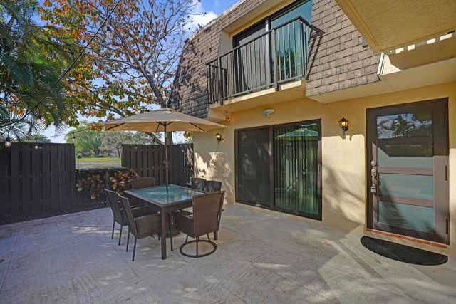 2889 SW 22nd Circle 48a, Delray Beach, FL 33445