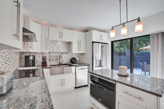 2889 SW 22nd Circle 48a, Delray Beach, FL 33445