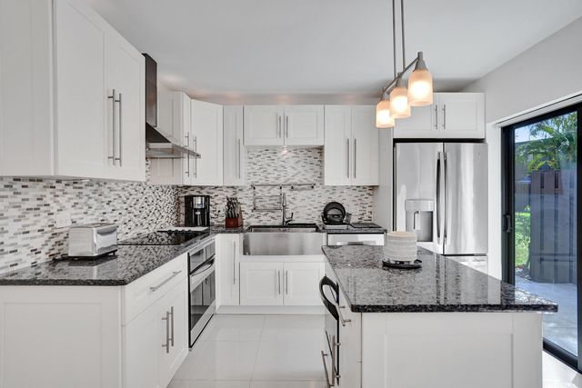 2889 SW 22nd Circle 48a, Delray Beach, FL 33445