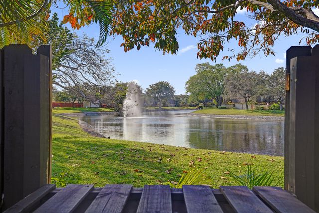 2889 SW 22nd Circle 48a, Delray Beach, FL 33445