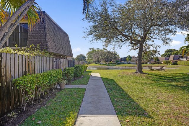 2889 SW 22nd Circle 48a, Delray Beach, FL 33445