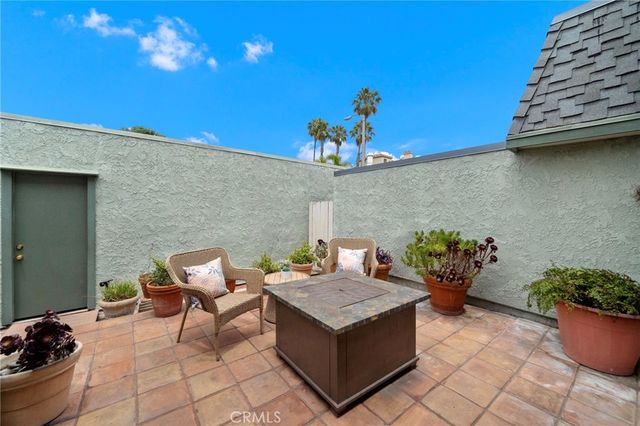 8278 Artista Drive, Huntington Beach, CA 92646