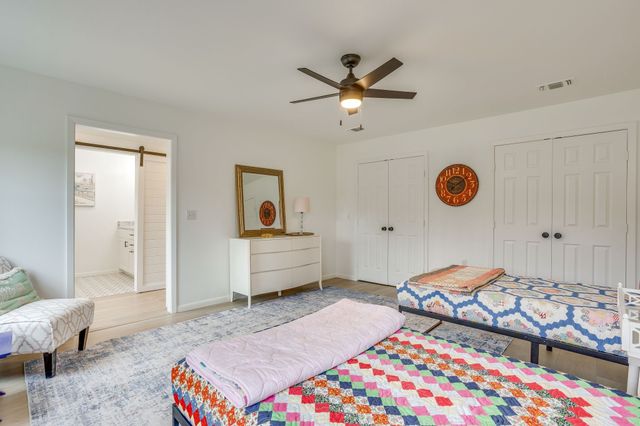 400 S 10th Avenue, Santo, TX 76472