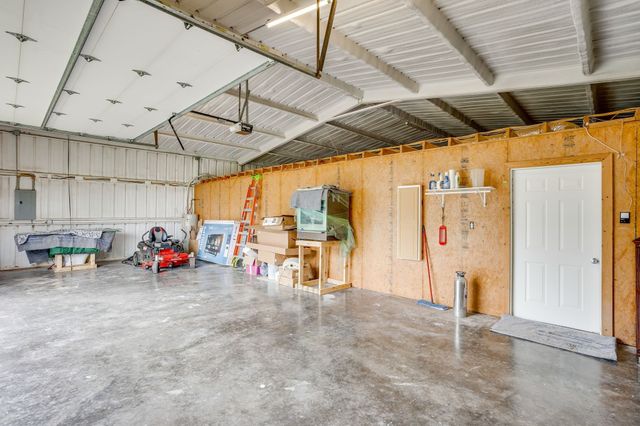 400 S 10th Avenue, Santo, TX 76472