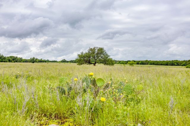 400 S 10th Avenue, Santo, TX 76472
