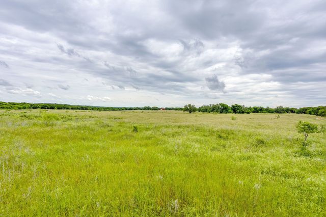 400 S 10th Avenue, Santo, TX 76472