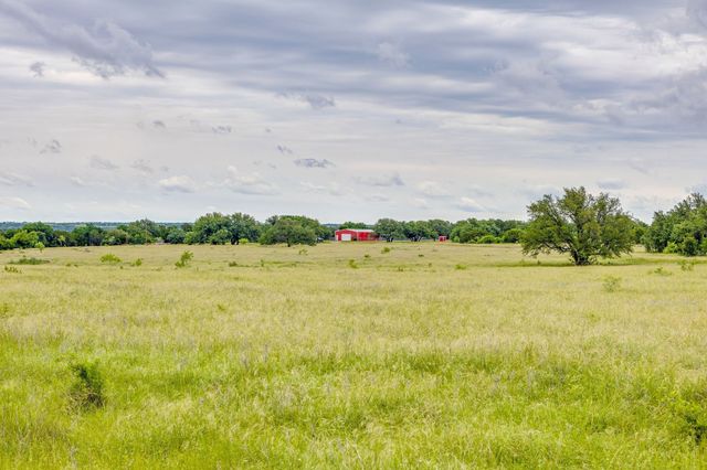 400 S 10th Avenue, Santo, TX 76472