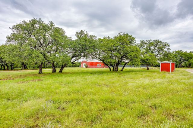 400 S 10th Avenue, Santo, TX 76472