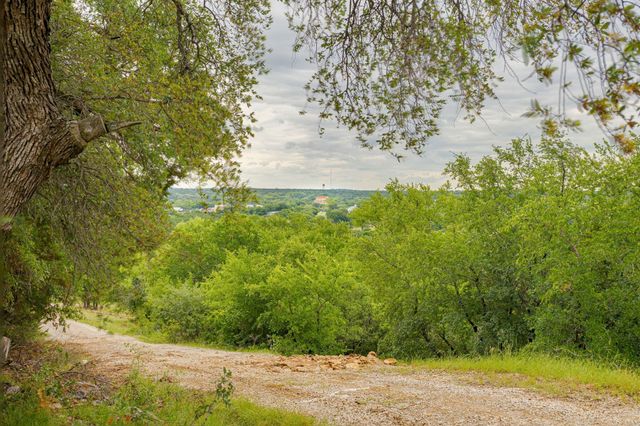 400 S 10th Avenue, Santo, TX 76472