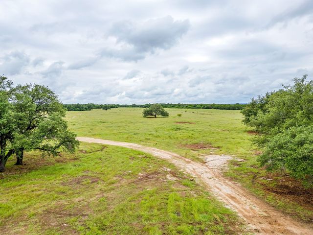 400 S 10th Avenue, Santo, TX 76472