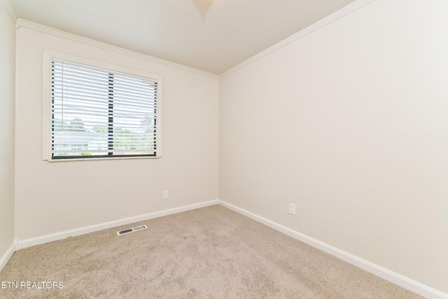 8612 Royal Oaks Drive, Knoxville, TN 37931