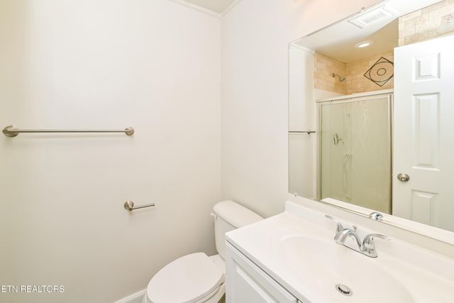 8612 Royal Oaks Drive, Knoxville, TN 37931