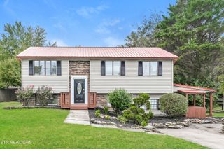 8612 Royal Oaks Drive, Knoxville, TN 37931