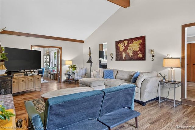 524 Kentucky Drive, Rochester Hills, MI 48307