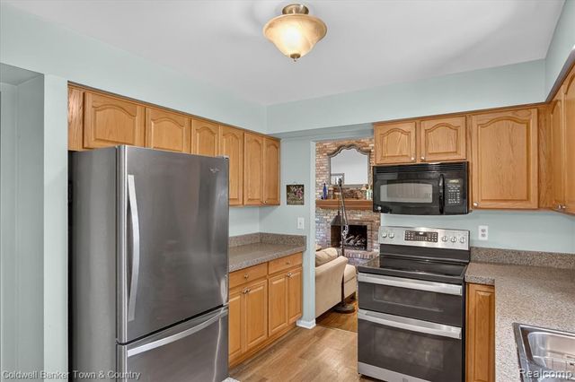 524 Kentucky Drive, Rochester Hills, MI 48307
