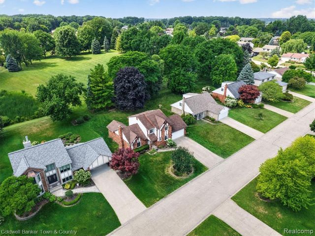 524 Kentucky Drive, Rochester Hills, MI 48307
