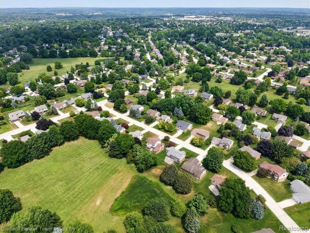 524 Kentucky Drive, Rochester Hills, MI 48307