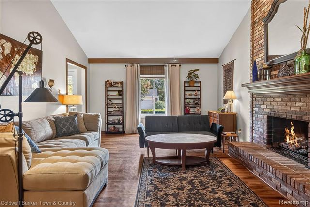 524 Kentucky Drive, Rochester Hills, MI 48307