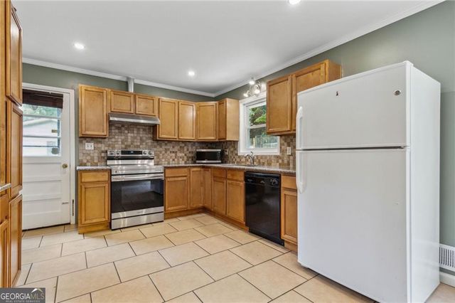 2985 Dodson Drive, East Point, GA 30344