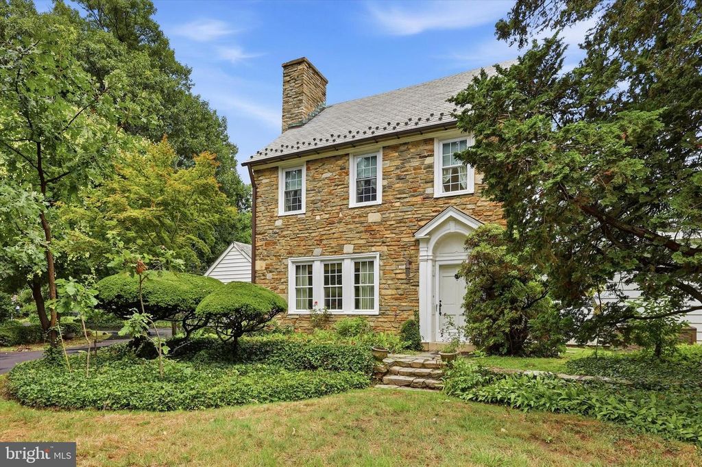 6502 N RADCLIFFE ST, Bristol, PA 19007
