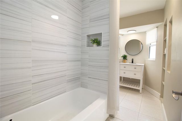 5919 33RD AVENUE N, St Petersburg, FL 33710