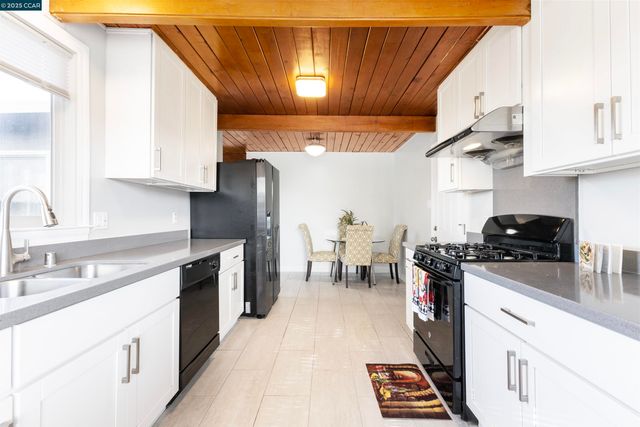 3141 Fairmede Dr, Richmond, CA 94806