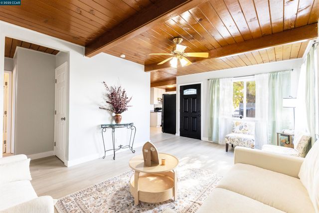 3141 Fairmede Dr, Richmond, CA 94806