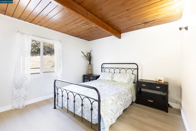 3141 Fairmede Dr, Richmond, CA 94806