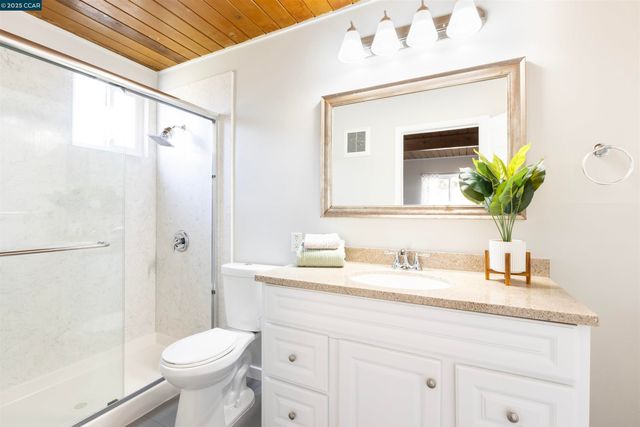 3141 Fairmede Dr, Richmond, CA 94806