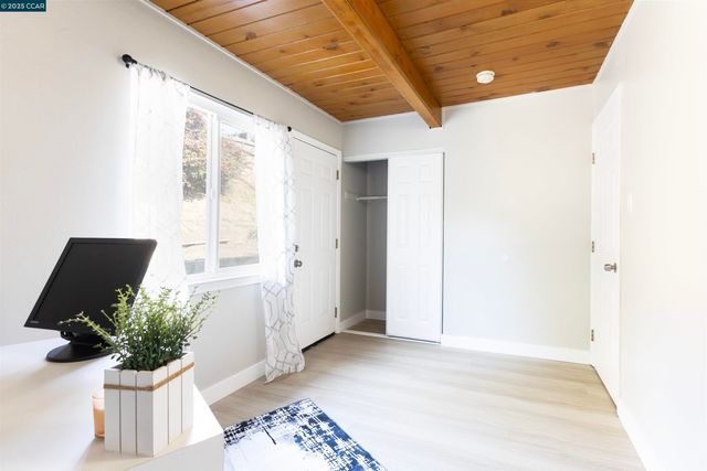 3141 Fairmede Dr, Richmond, CA 94806