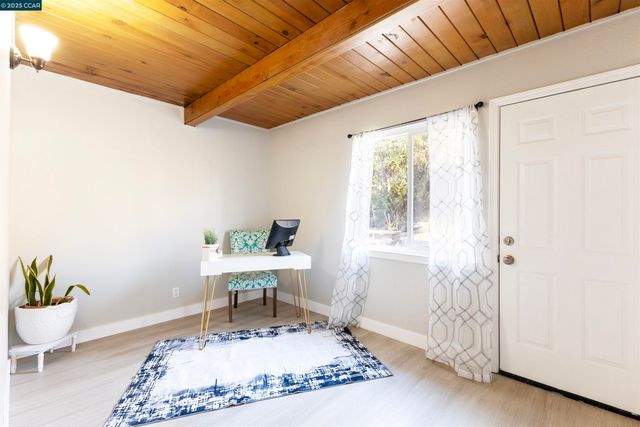 3141 Fairmede Dr, Richmond, CA 94806