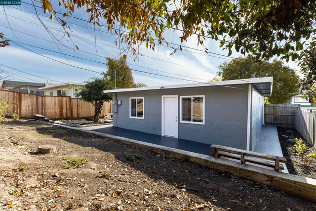 3141 Fairmede Dr, Richmond, CA 94806