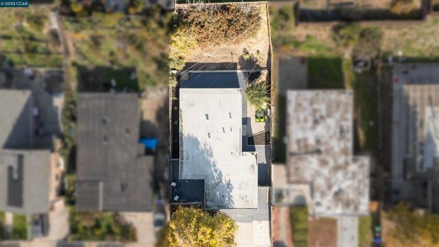 3141 Fairmede Dr, Richmond, CA 94806