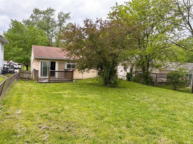 4831 N Manchester Avenue, Kansas City, MO 64119