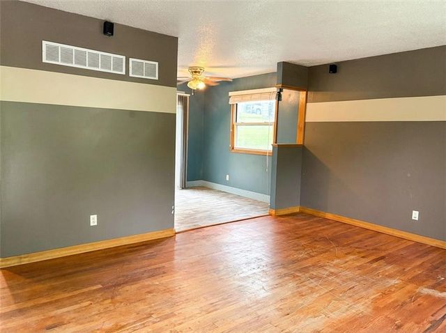 4831 N Manchester Avenue, Kansas City, MO 64119