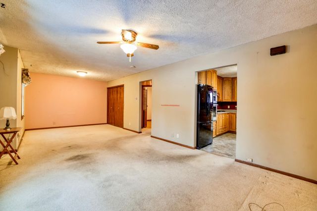 1442 Sandhurst Avenue E, Maplewood, MN 55109