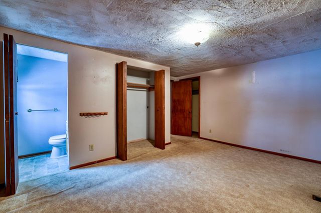 1442 Sandhurst Avenue E, Maplewood, MN 55109