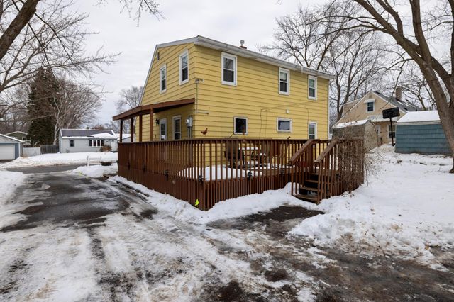 1442 Sandhurst Avenue E, Maplewood, MN 55109