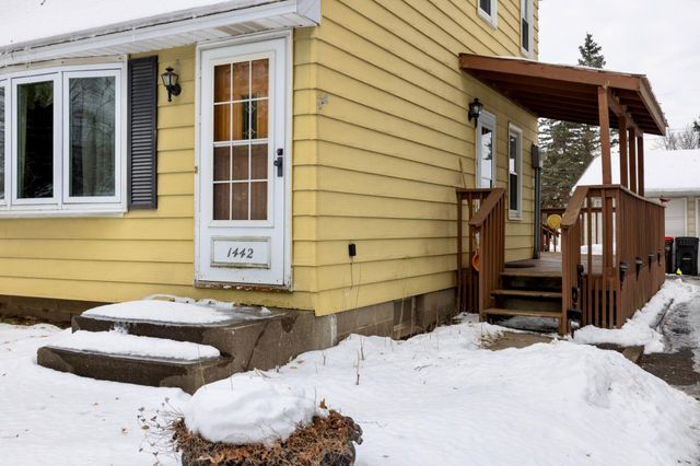 1442 Sandhurst Avenue E, Maplewood, MN 55109