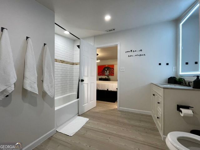 5230 Old Bill Cook Road, College Park, GA 30349