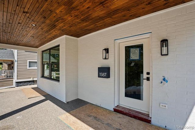 1587 S Bates Street, Birmingham, MI 48009
