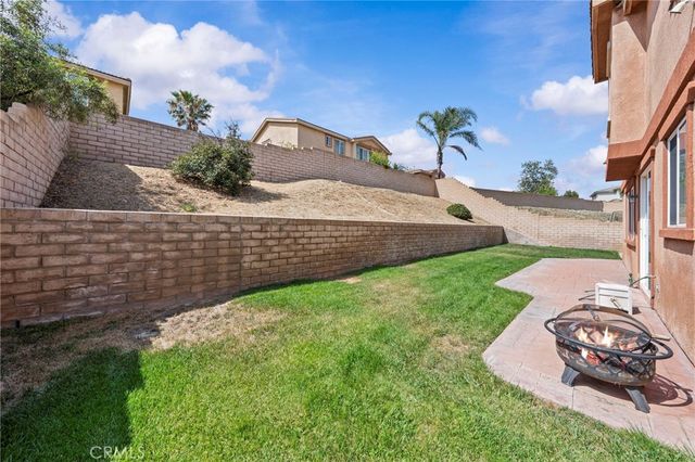 15292 Wren, Fontana, CA 92336