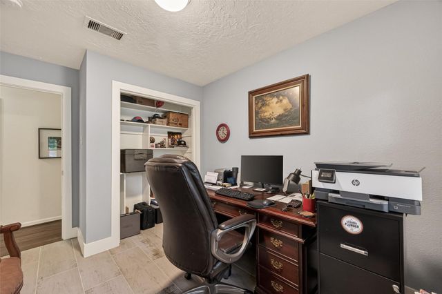 15710 La Cabana Drive, Houston, TX 77062