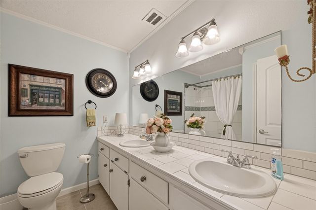 15710 La Cabana Drive, Houston, TX 77062