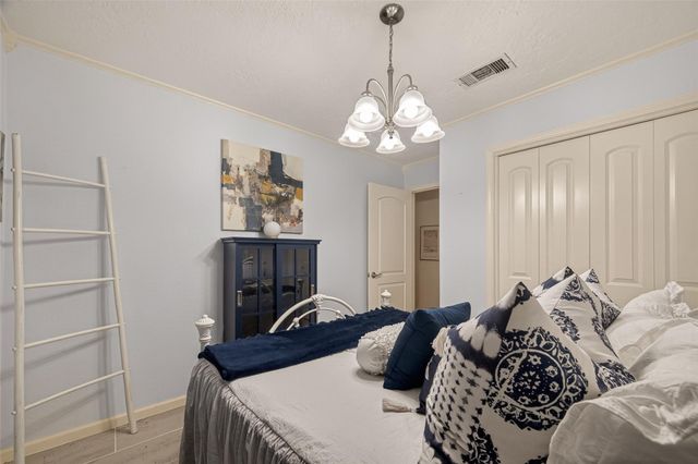 15710 La Cabana Drive, Houston, TX 77062