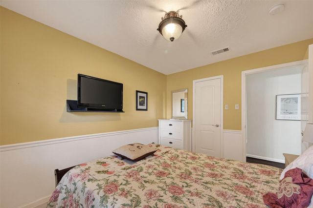 15710 La Cabana Drive, Houston, TX 77062