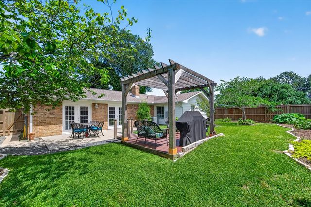 15710 La Cabana Drive, Houston, TX 77062