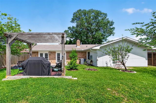 15710 La Cabana Drive, Houston, TX 77062