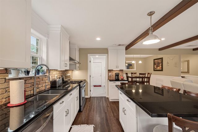 15710 La Cabana Drive, Houston, TX 77062